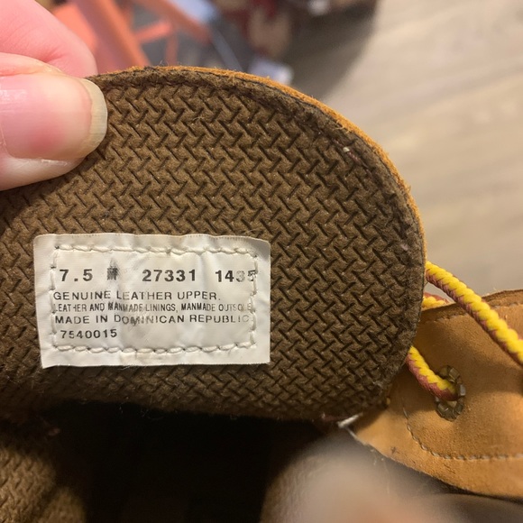 Size 7.5 like new authentic Original Timberland boots 🥾 - Picture 5 of 9